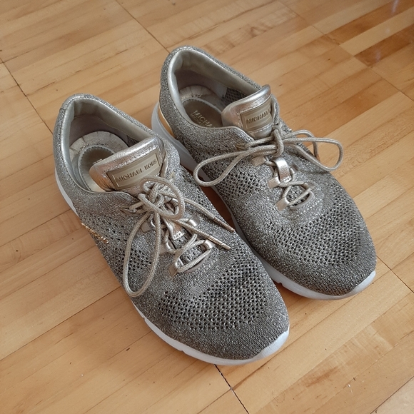 Michael kors shoes - Picture 3 of 6